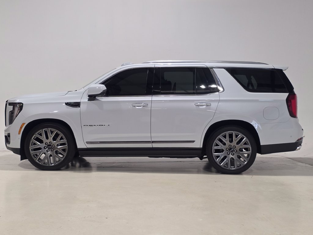 Used 2026 GMC Yukon Denali Ultimate AWD/4WD image 3