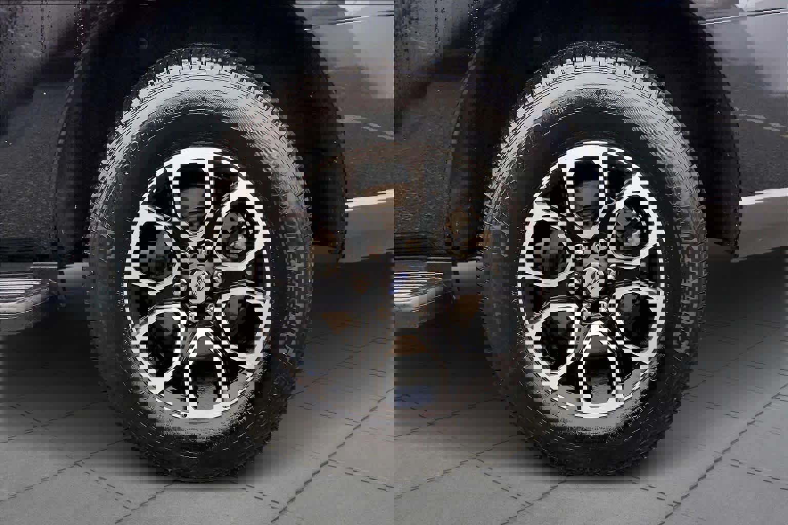 Used 2024 Ford Expedition XLT image 10