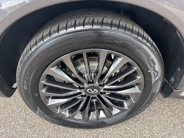 Used 2023 INFINITI QX80 Premium Select AWD/4WD image 15