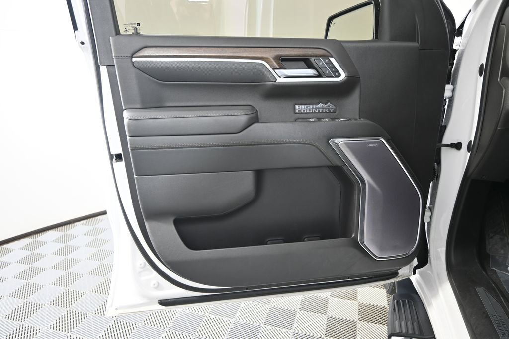 Used 2022 Chevrolet Silverado 1500 High Country w/ High Country Premium Package image 19