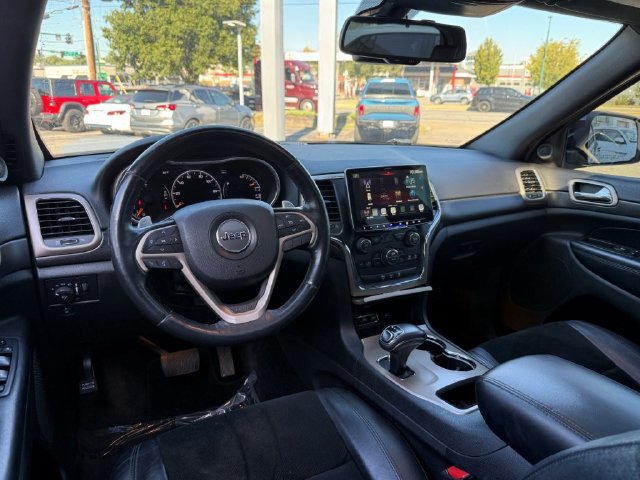Used 2015 Jeep Grand Cherokee Altitude AWD/4WD image 17