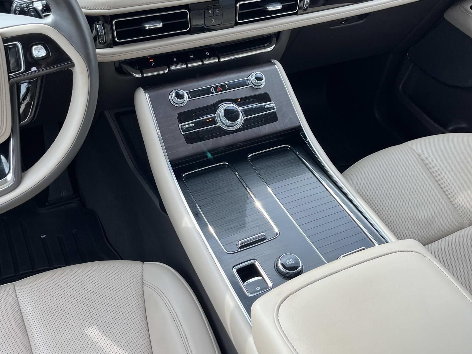 Used 2022 Lincoln Aviator Reserve w/ Elements Package Plus AWD/4WD image 14