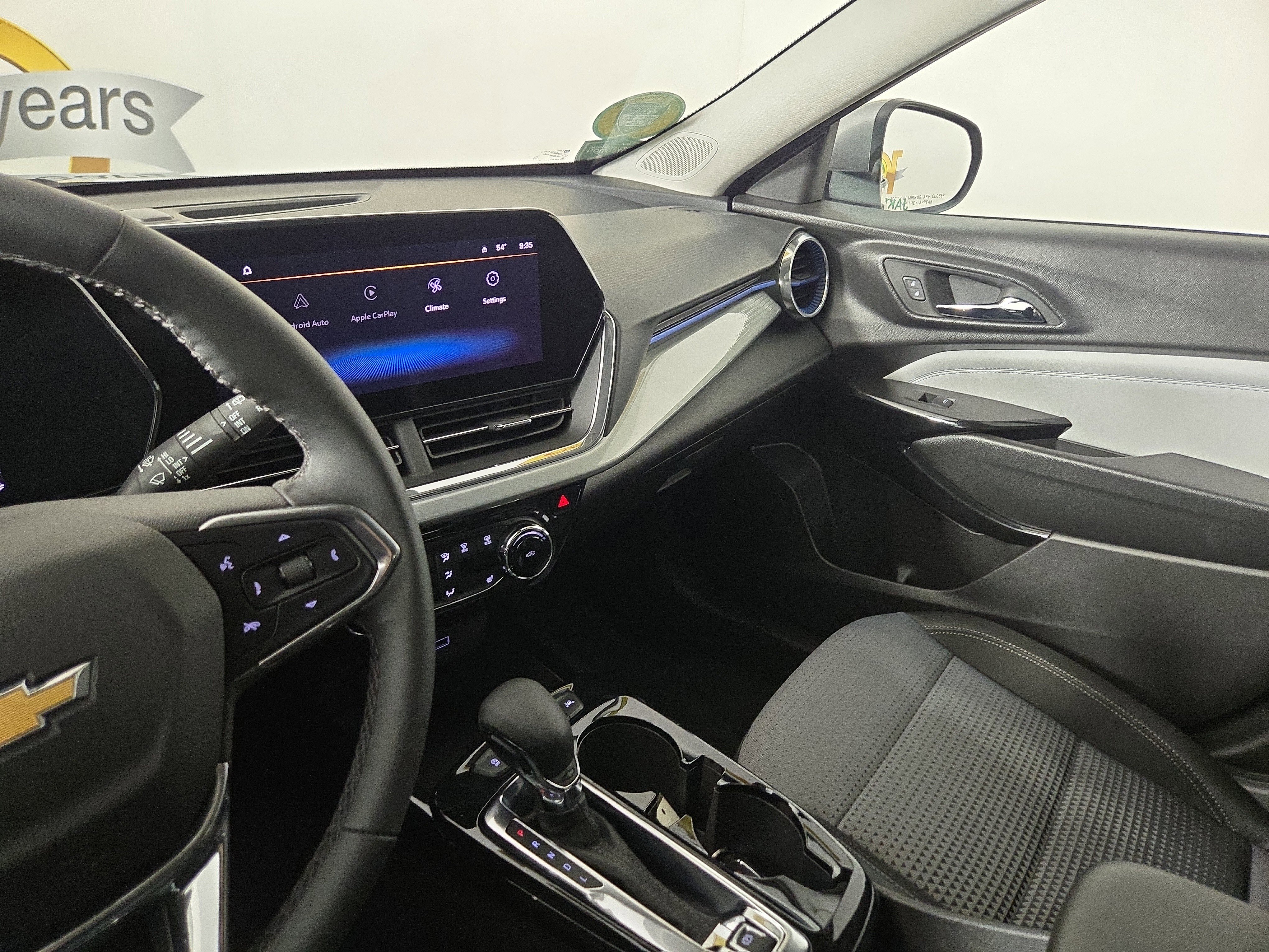 Used 2025 Chevrolet Trax LT w/ LT Convenience Package image 24