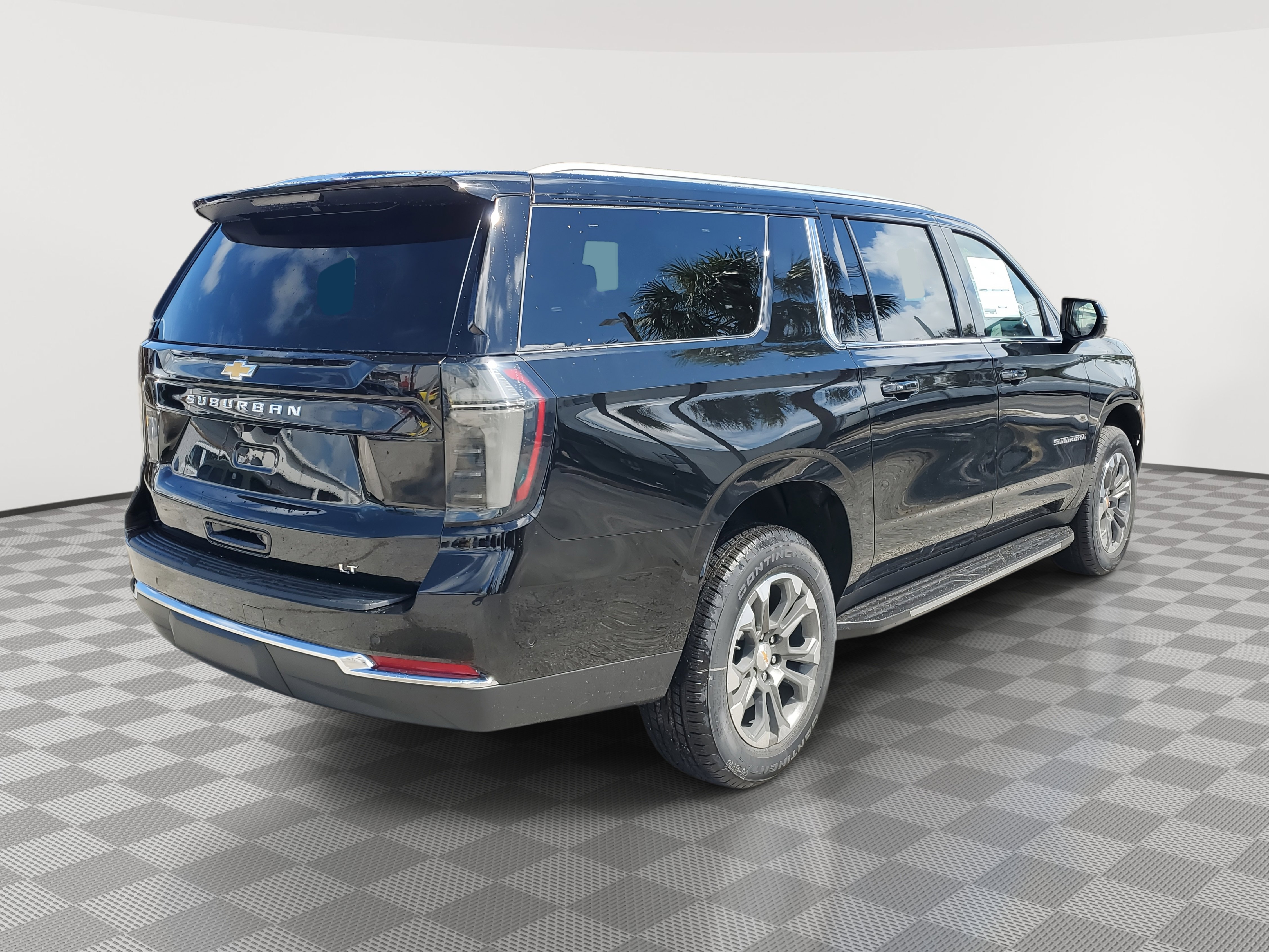New 2026 Chevrolet Suburban LT image 4
