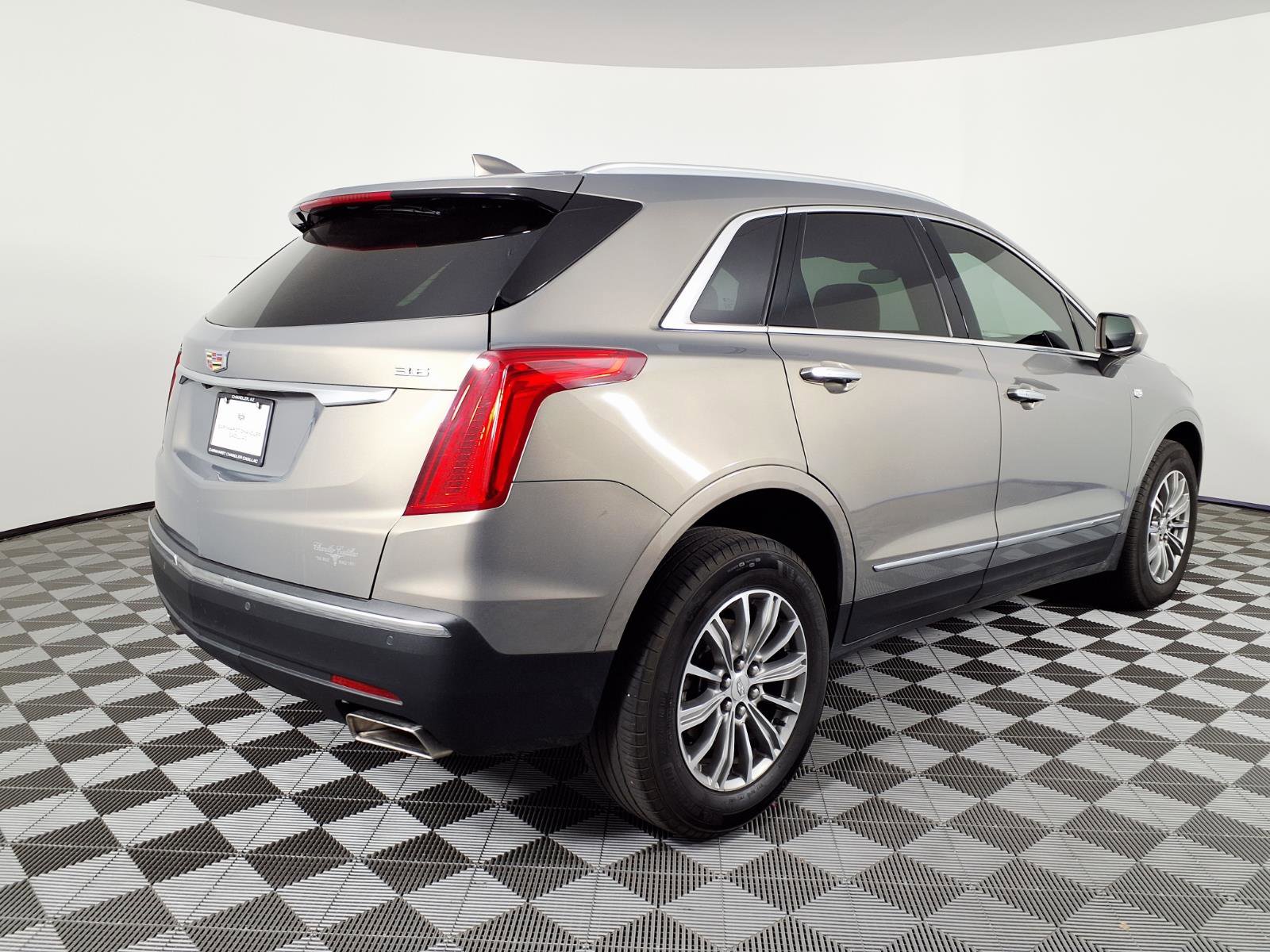 Used 2019 Cadillac XT5 Luxury FWD image 4
