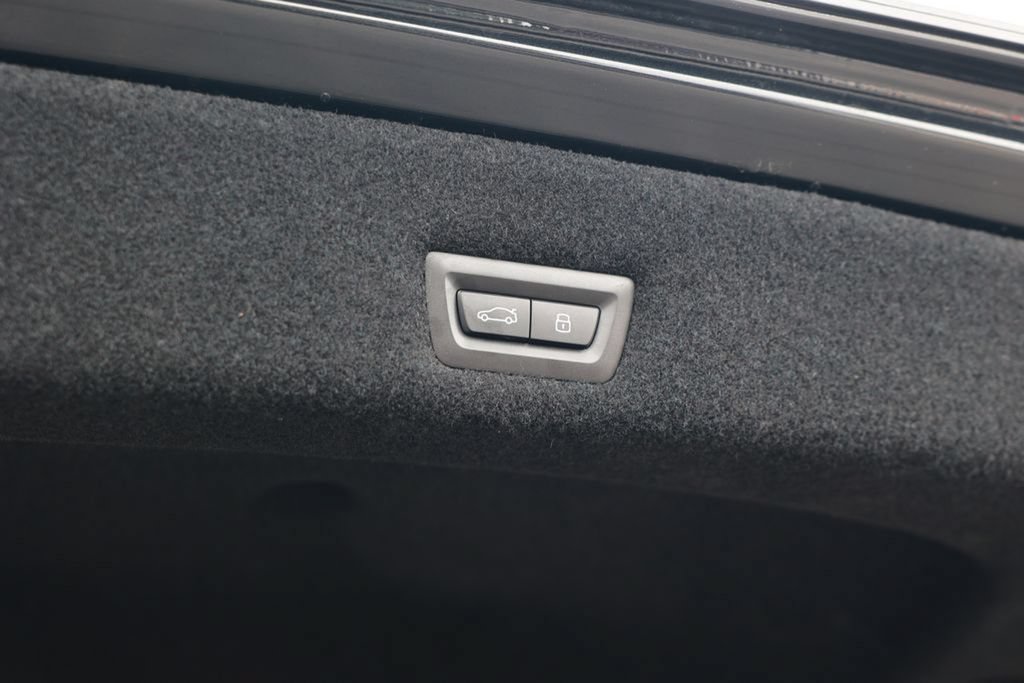 Used 2023 BMW 740i w/ Executive Package RWD image 41