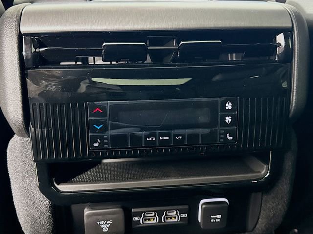 New 2025 Jeep Wagoneer L Series II image 30