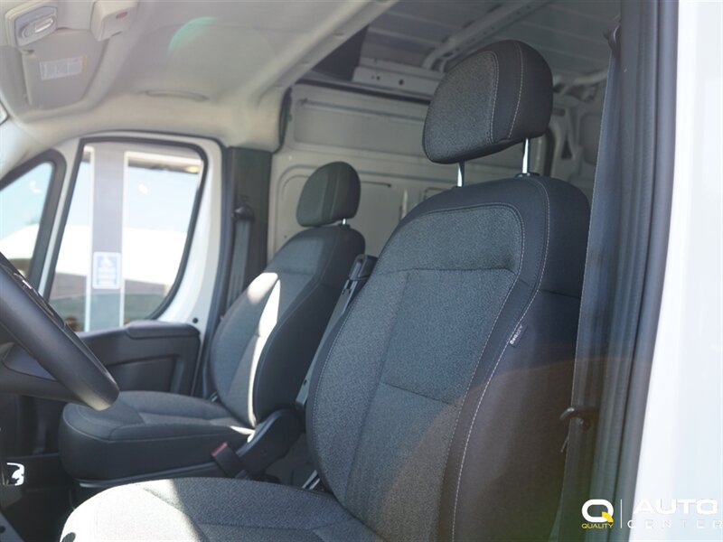 Used 2025 RAM ProMaster 2500 w/ Convenience Group FWD image 14