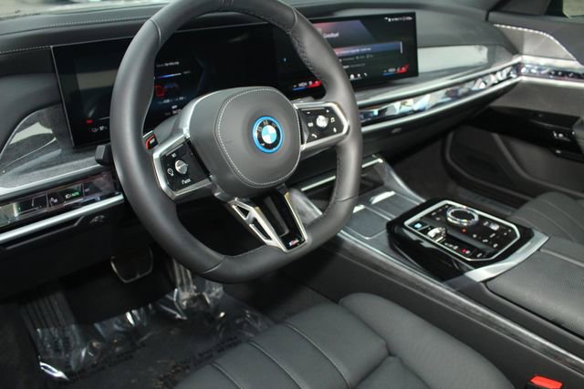 Used 2025 BMW i7 xDrive60 image 13