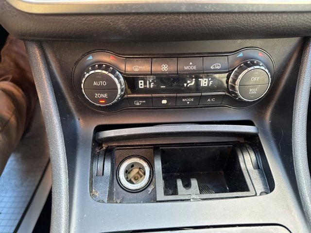 Used 2014 Mercedes-Benz CLA 250 image 35