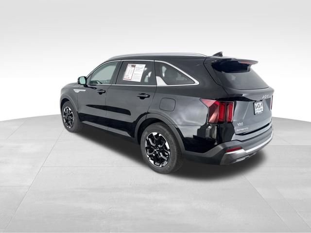 Certified 2025 Kia Sorento S w/ Panoramic Sunroof Package image 12