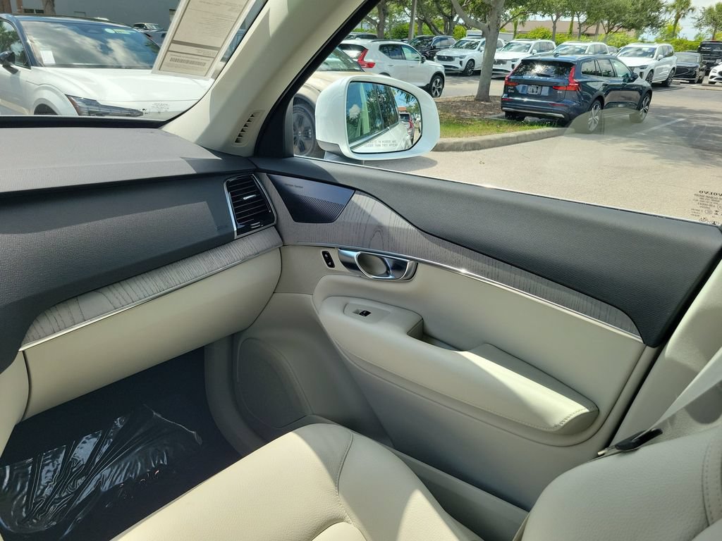 Certified 2024 Volvo XC90 T8 Plus w/ Protection Package AWD/4WD image 15