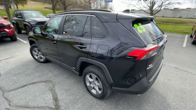 Used 2025 Toyota RAV4 LE AWD/4WD image 6