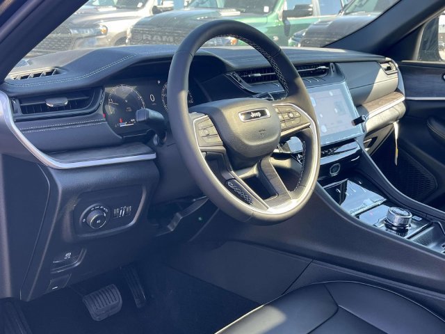 New 2027 Jeep Grand Cherokee L Limited AWD/4WD image 9
