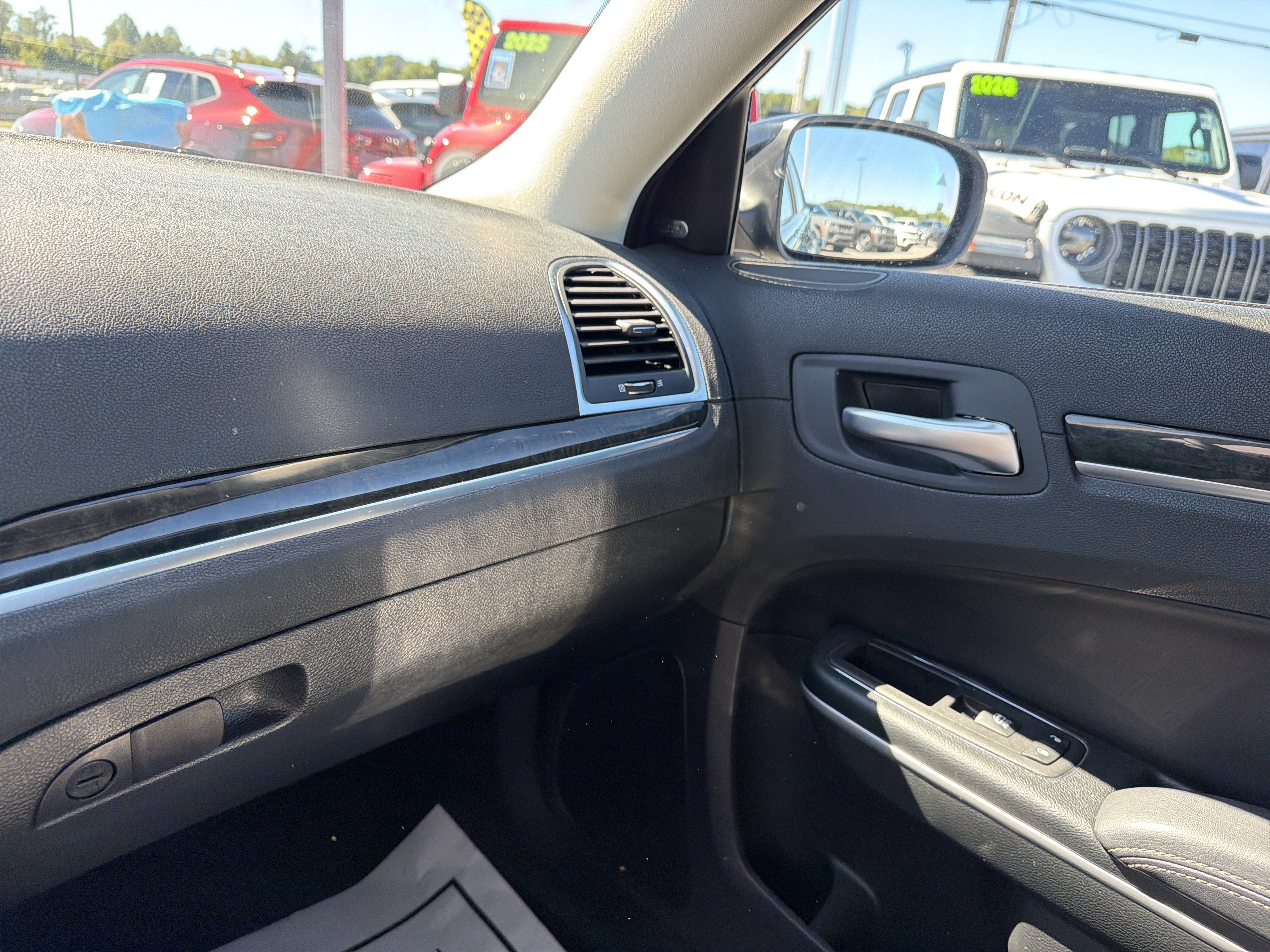 Used 2023 Chrysler 300 Touring L w/ Popular Equipment Group AWD/4WD image 25