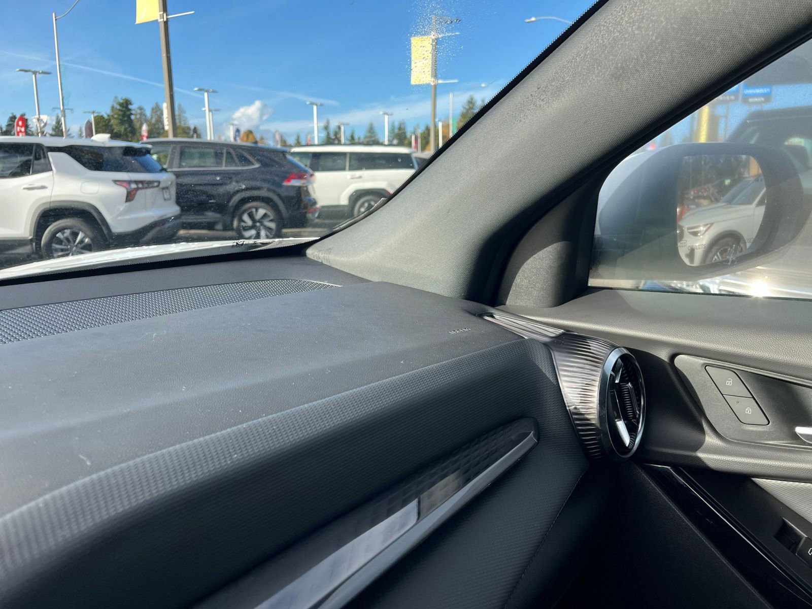 Used 2025 Chevrolet Equinox LT image 35