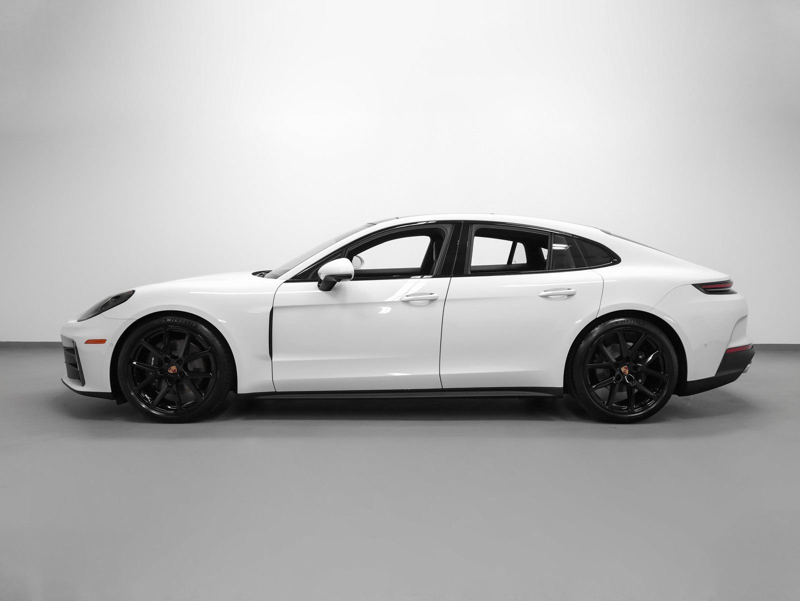 Certified 2026 Porsche Panamera 4 AWD/4WD image 2