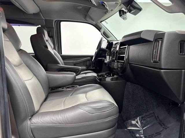 Used 2021 Chevrolet Express 2500 LS w/ Enhanced Convenience Package RWD image 21