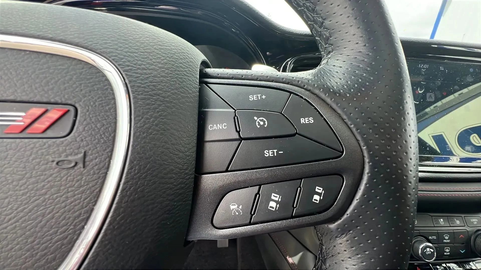 Used 2021 Dodge Durango R/T w/ Technology Group AWD/4WD image 22