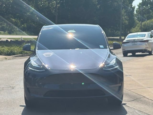 Used 2023 Tesla Model Y Long Range AWD/4WD image 2
