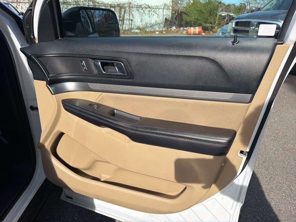 Used 2016 Ford Explorer FWD image 29