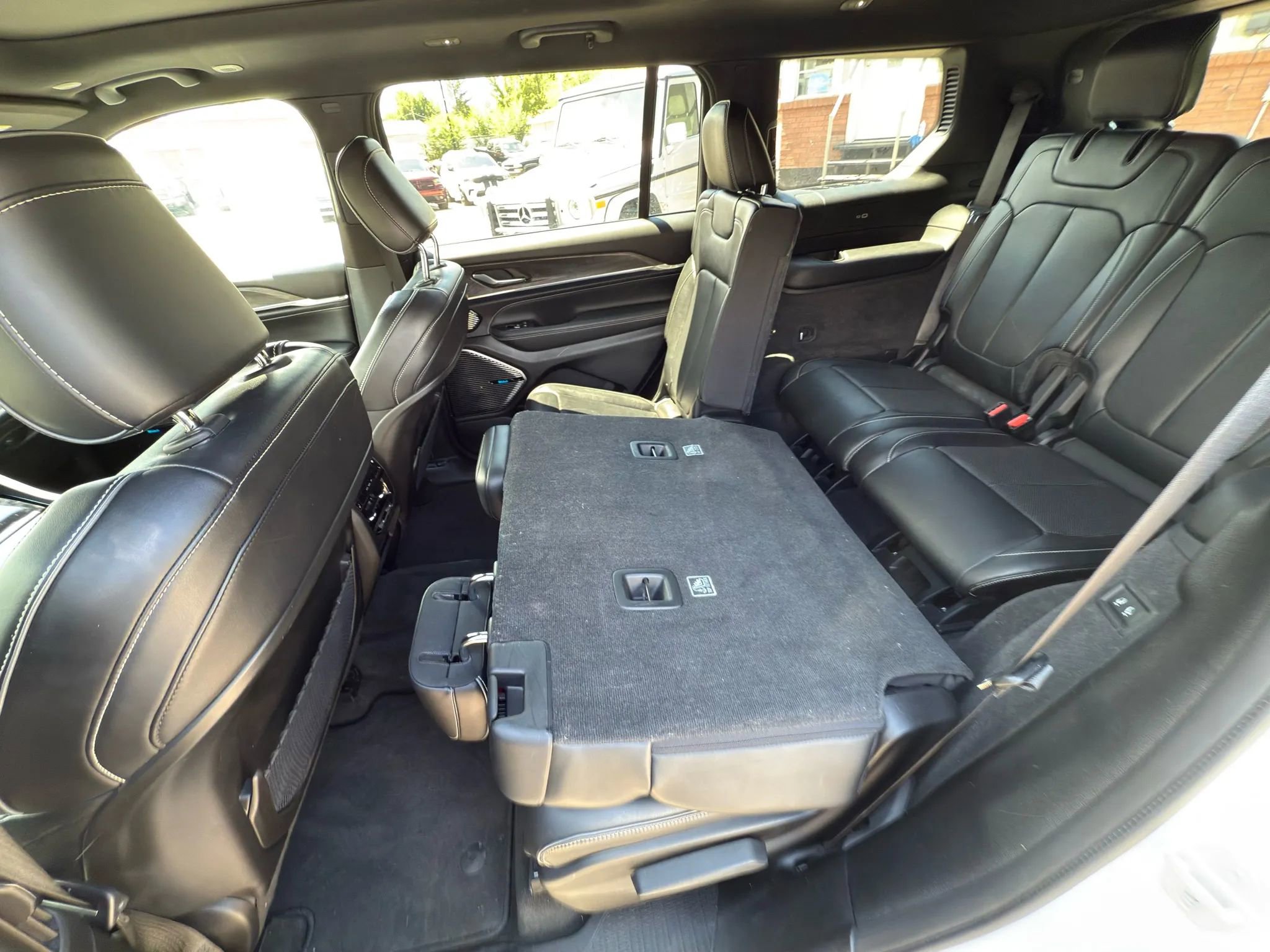 Used 2021 Jeep Grand Cherokee L Overland image 19