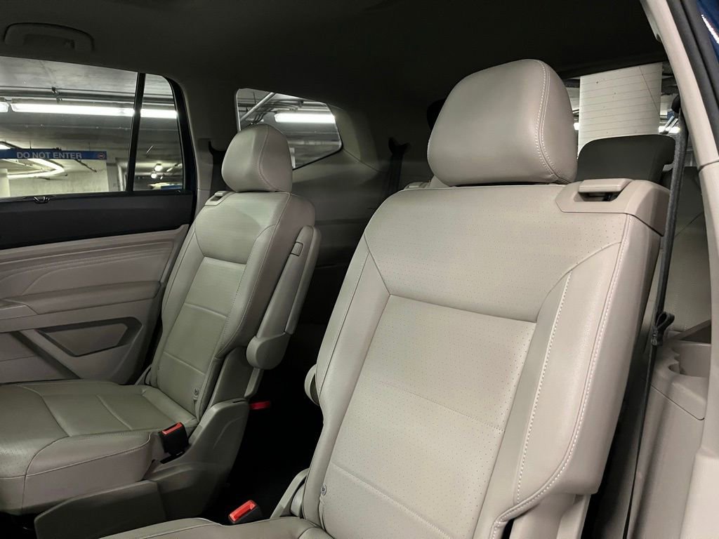 Used 2022 Volkswagen Atlas SEL R-Line AWD/4WD image 21