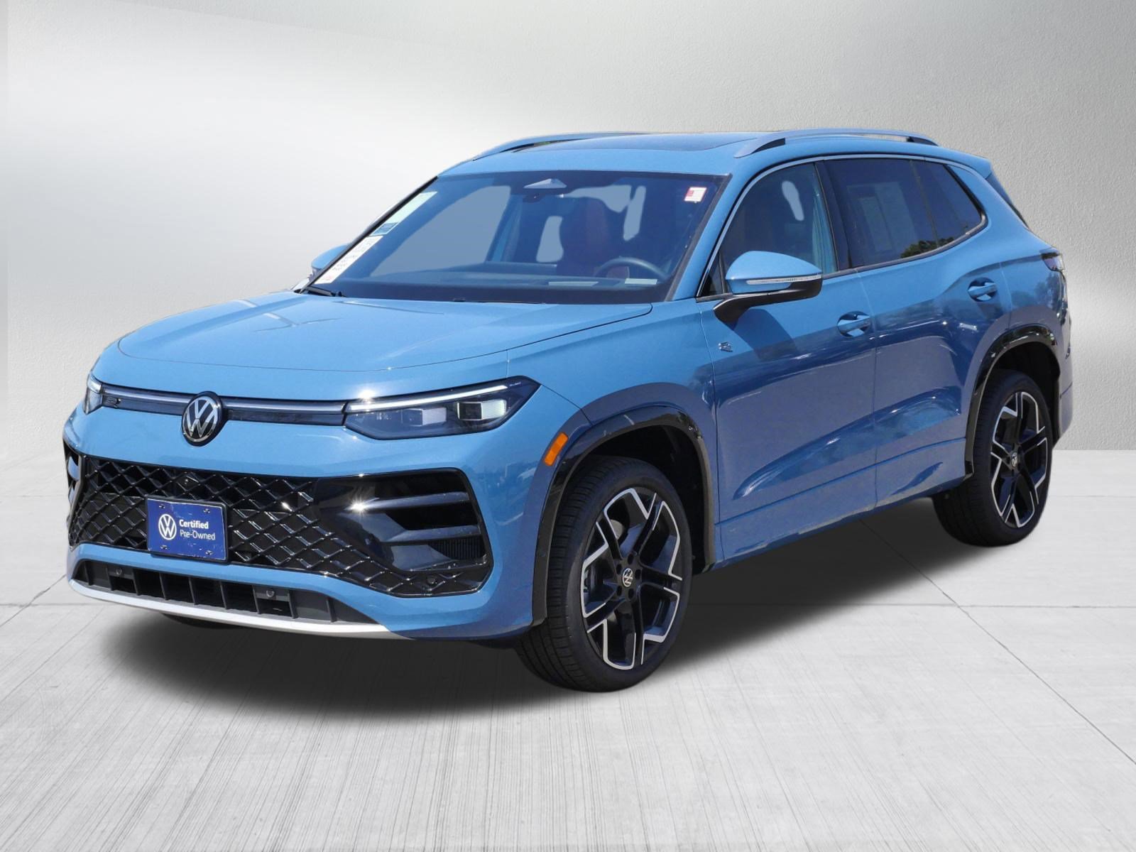 Certified 2026 Volkswagen Tiguan SEL R-Line AWD/4WD image 3
