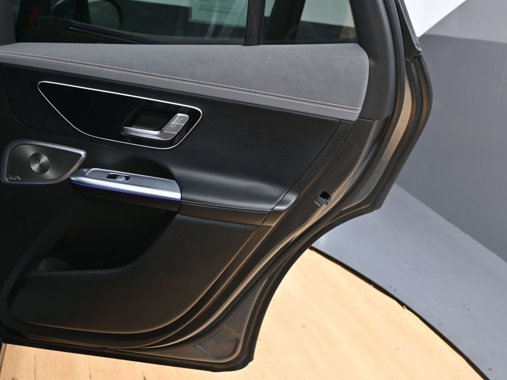 Used 2023 Mercedes-Benz EQE 500 4MATIC SUV image 38