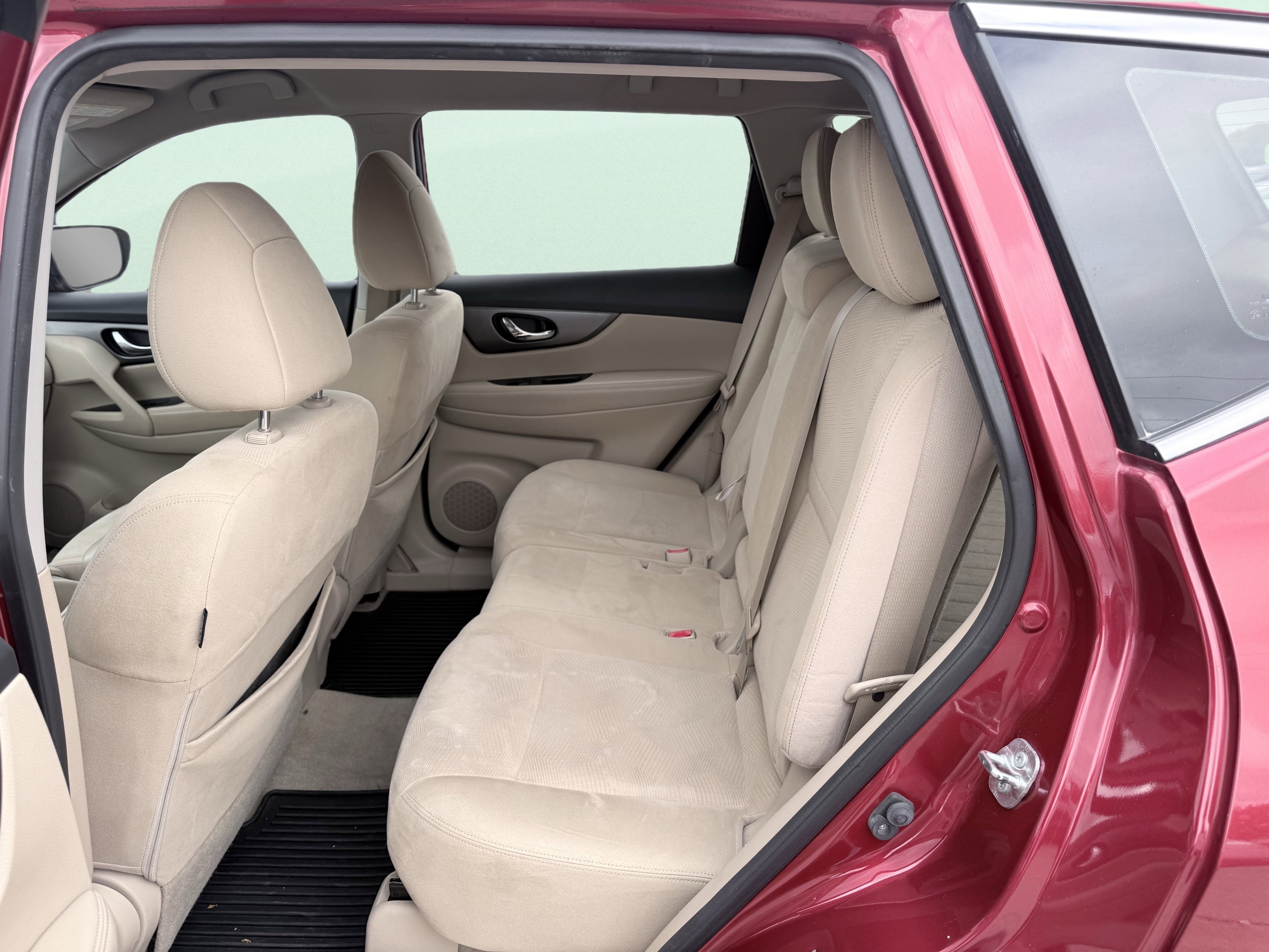 Used 2015 Nissan Rogue S FWD image 27