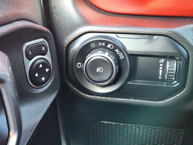 Used 2023 Jeep Wrangler Unlimited Rubicon AWD/4WD image 24