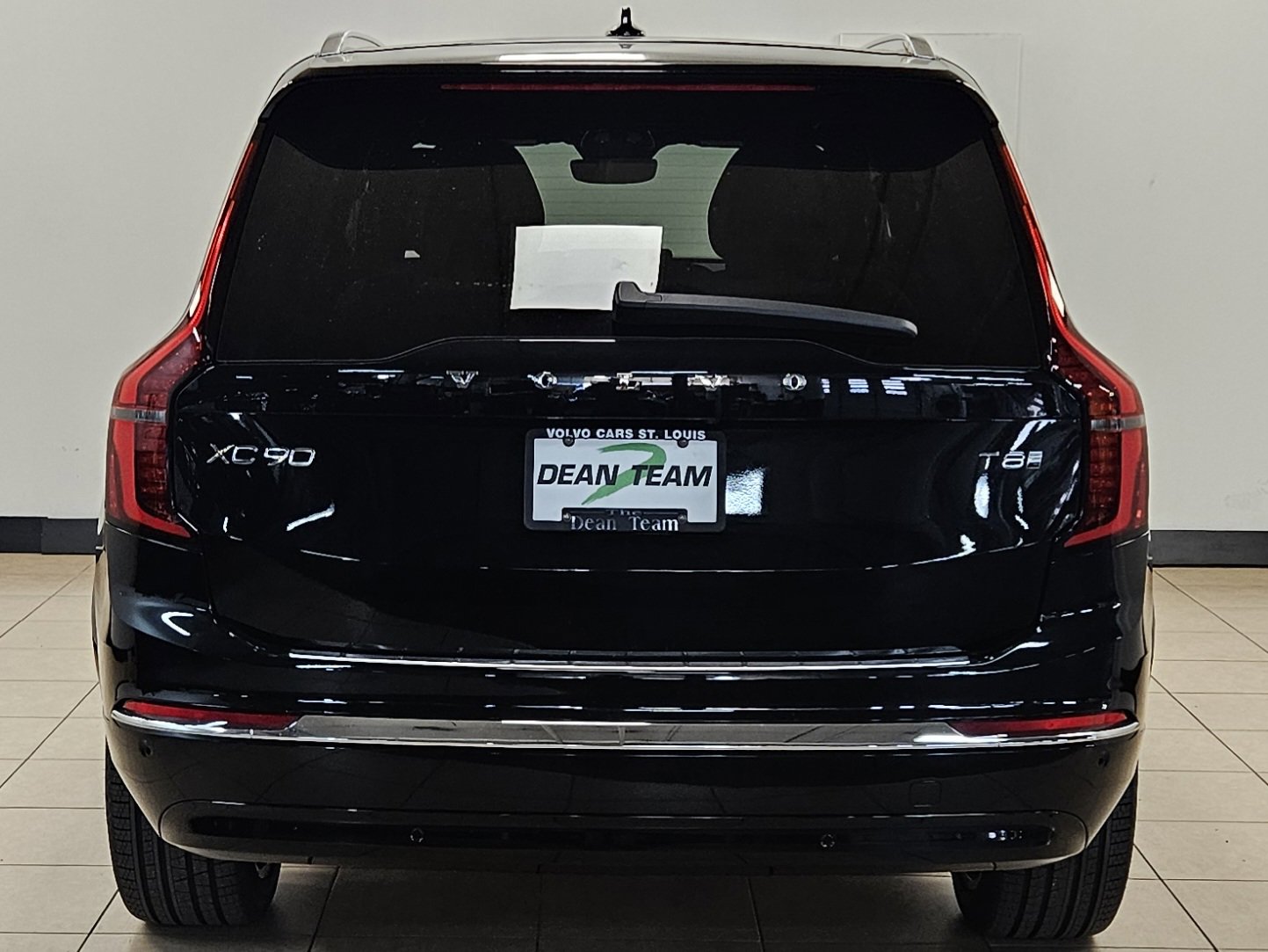 New 2026 Volvo XC90 T8 Plus w/ Protection Package Premier image 9