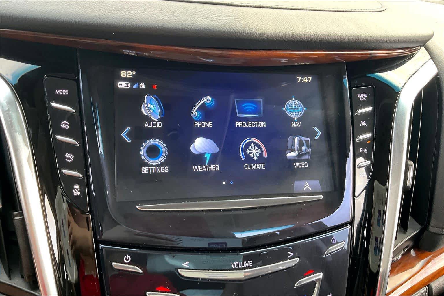 Used 2017 Cadillac Escalade Premium Luxury RWD image 30