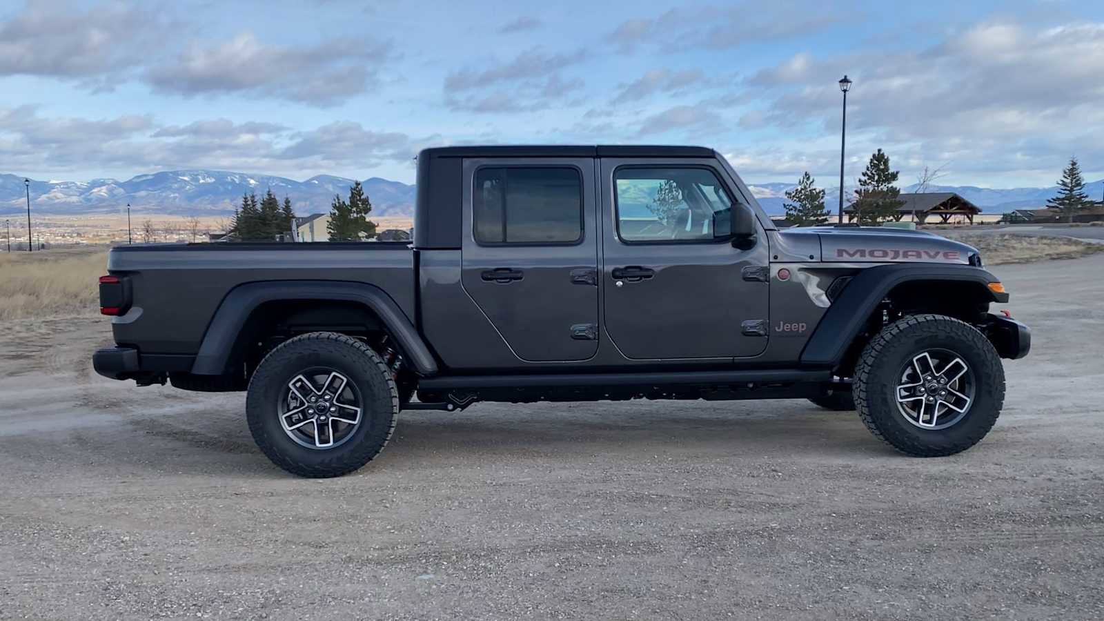 New 2026 Jeep Gladiator Mojave image 5