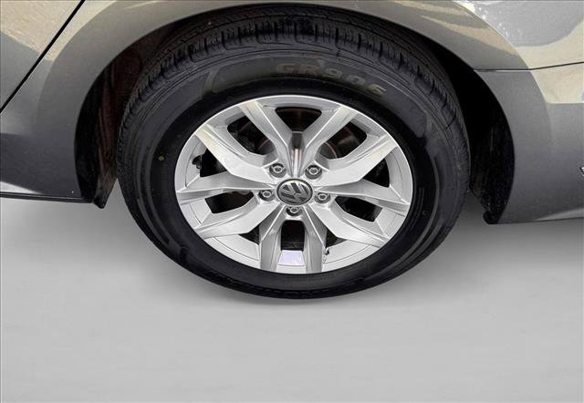 Used 2016 Volkswagen Passat 1.8T S FWD image 9