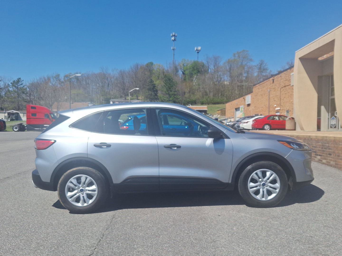 Used 2022 Ford Escape S image 2