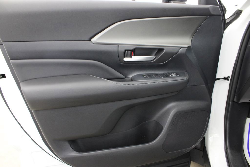 Used 2024 Toyota Grand Highlander Limited image 15