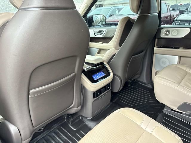 Certified 2023 Lincoln Navigator Reserve AWD/4WD image 17