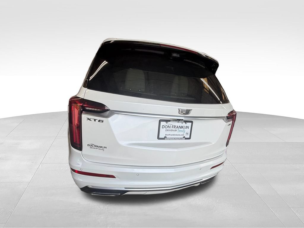 Used 2021 Cadillac XT6 Premium Luxury FWD image 4