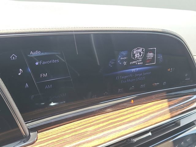 Used 2023 Cadillac Escalade ESV Premium Luxury AWD/4WD image 29