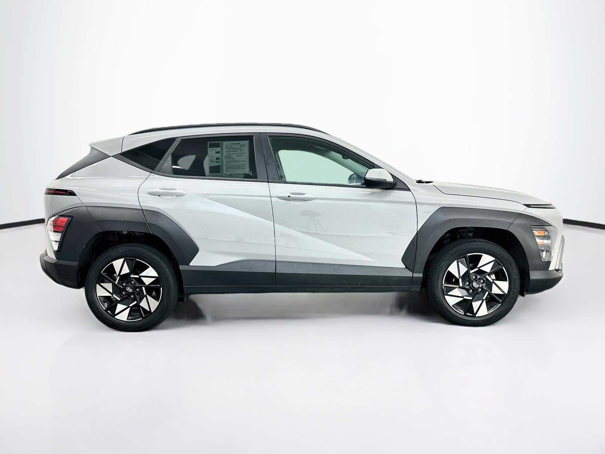 Used 2025 Hyundai Kona SEL AWD/4WD image 10