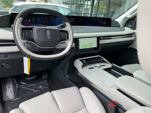 New 2026 Lincoln Navigator L Reserve AWD/4WD image 18