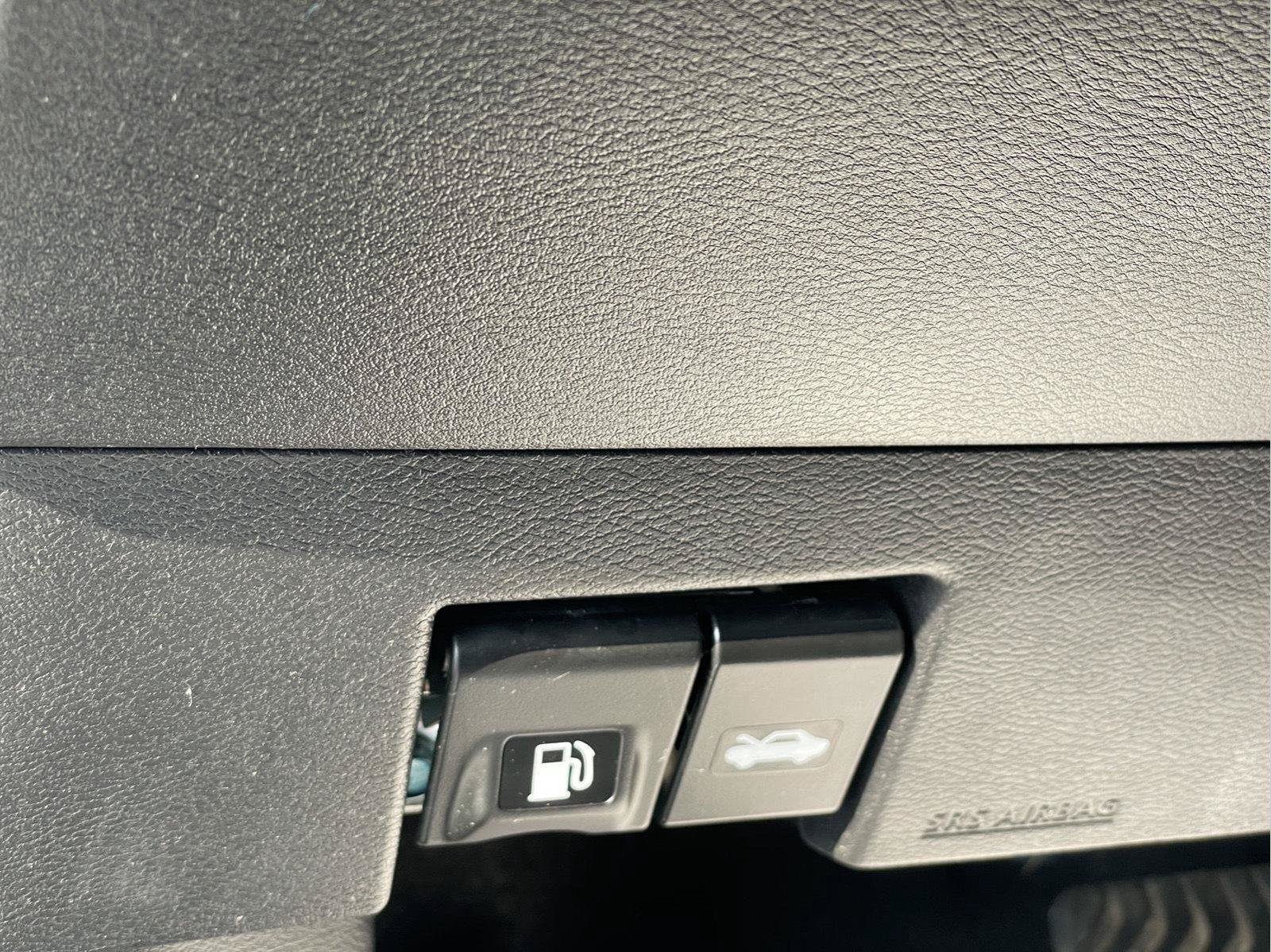 Used 2024 Nissan Kicks S FWD image 24