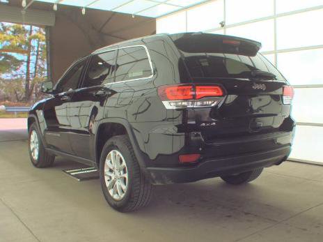 Used 2022 Jeep Grand Cherokee Laredo X AWD/4WD image 3