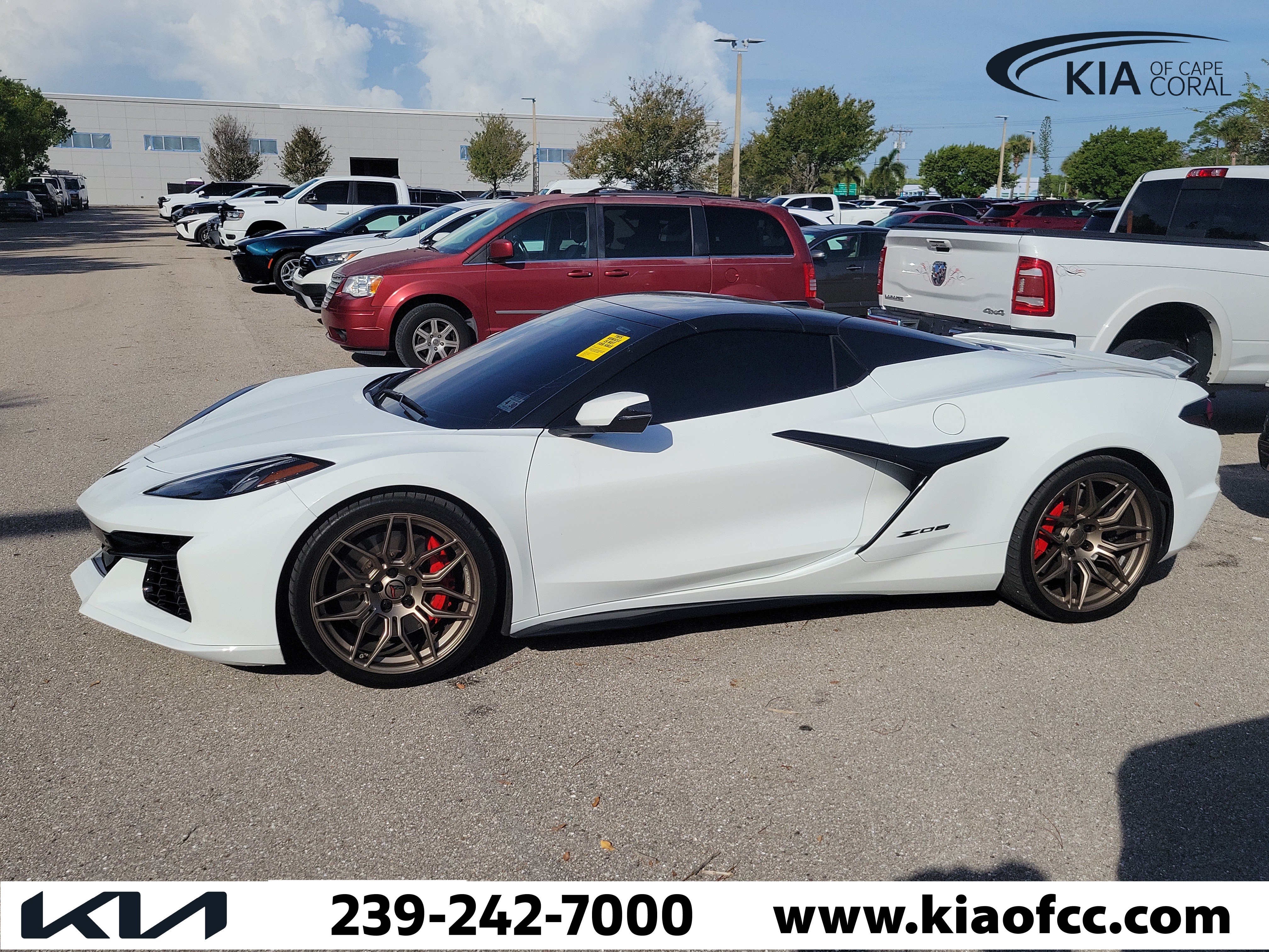 Used 2025 Chevrolet Corvette Z06 RWD image 4