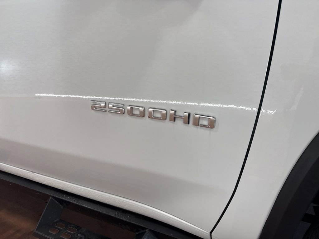 Used 2024 Chevrolet Silverado 2500 Custom w/ Custom Value Package image 9