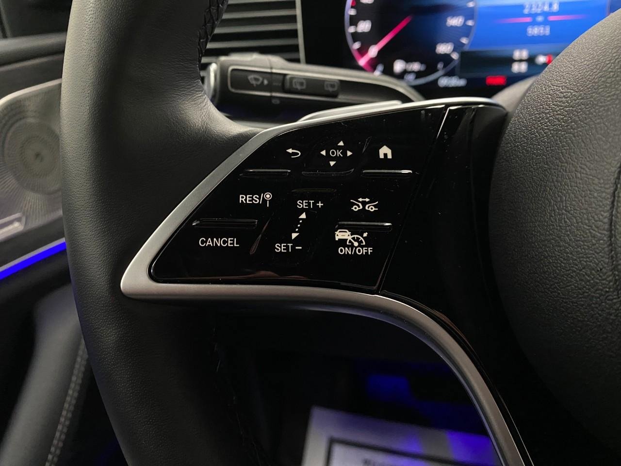 Certified 2025 Mercedes-Benz GLS 450 4MATIC image 17