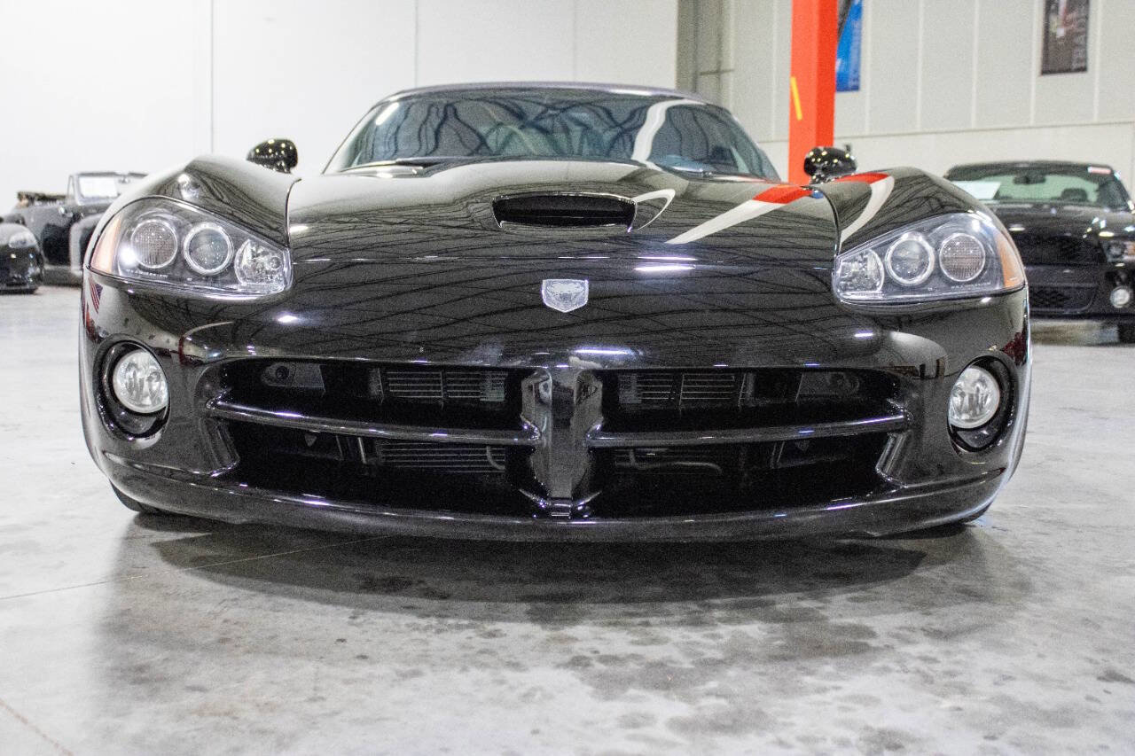 Used 2003 Dodge Viper SRT-10 image 10