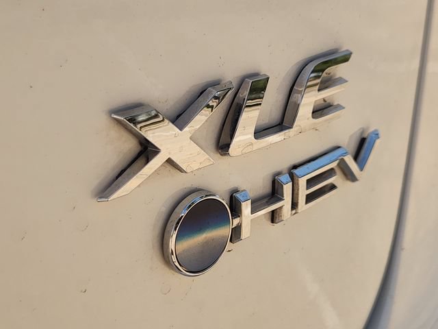 Used 2025 Toyota Corolla XLE FWD image 7