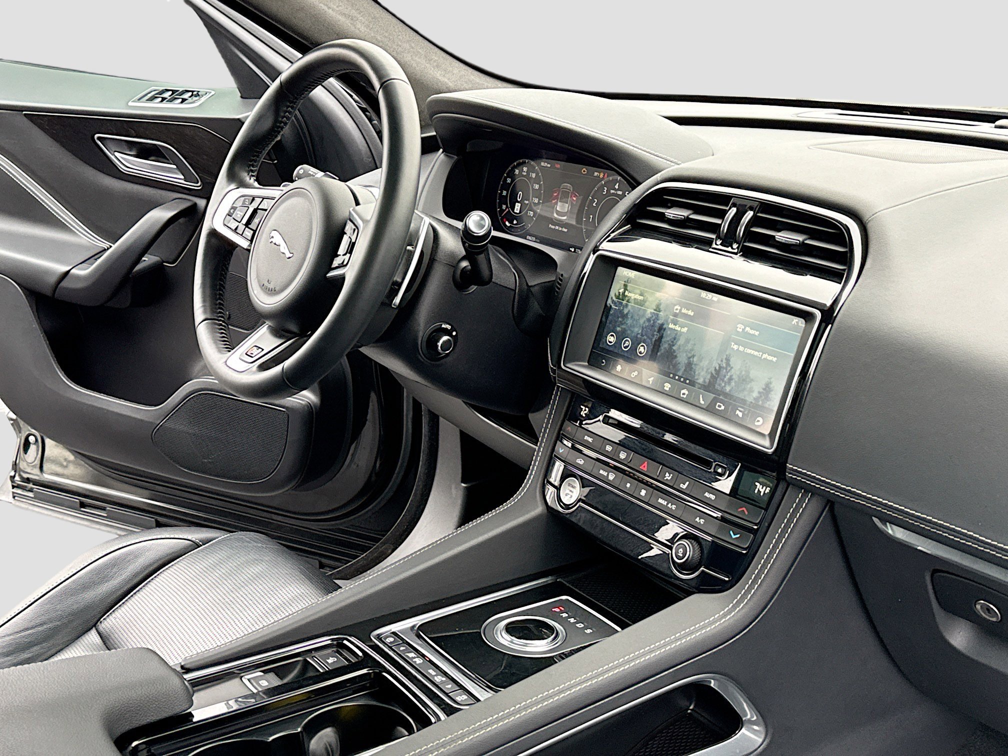 Used 2020 Jaguar F-PACE S image 5